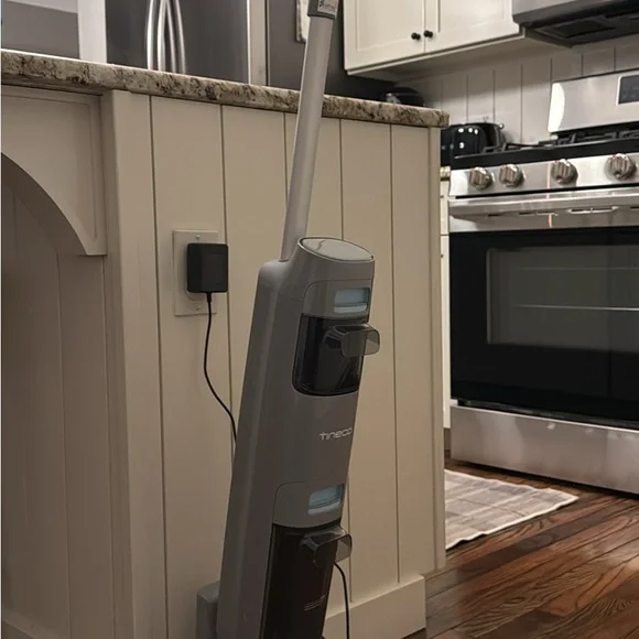 Tineco Floor Washer Vacuum and Mop 5 Series Cordless - Picture 2 of 12